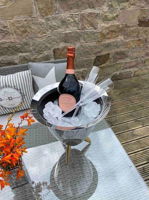 Luxury Peak District 2 Bedroom Boutique Cottage Two Dales Eksteriør billede